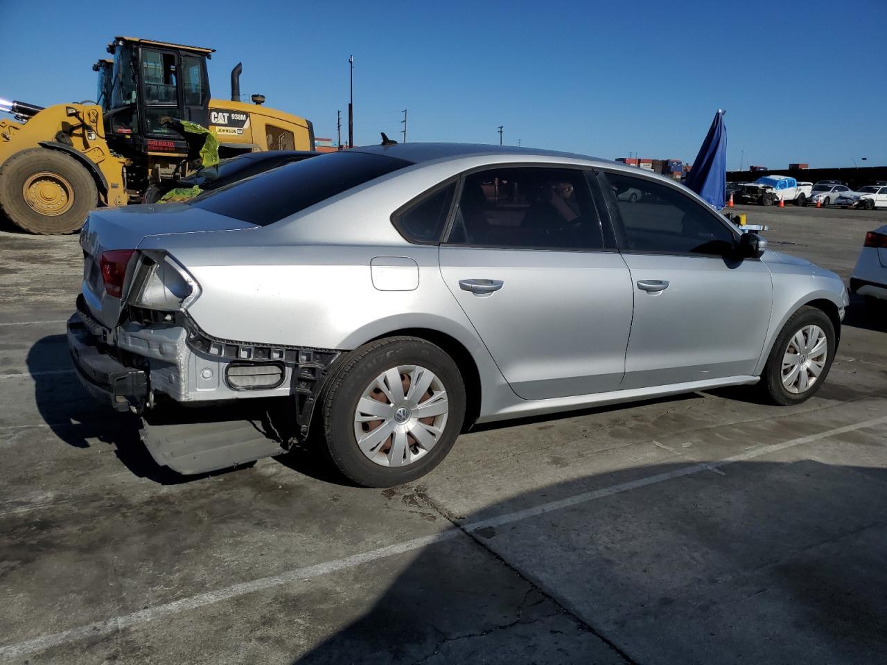 2014 VOLKSWAGEN PASSAT S - Image 3