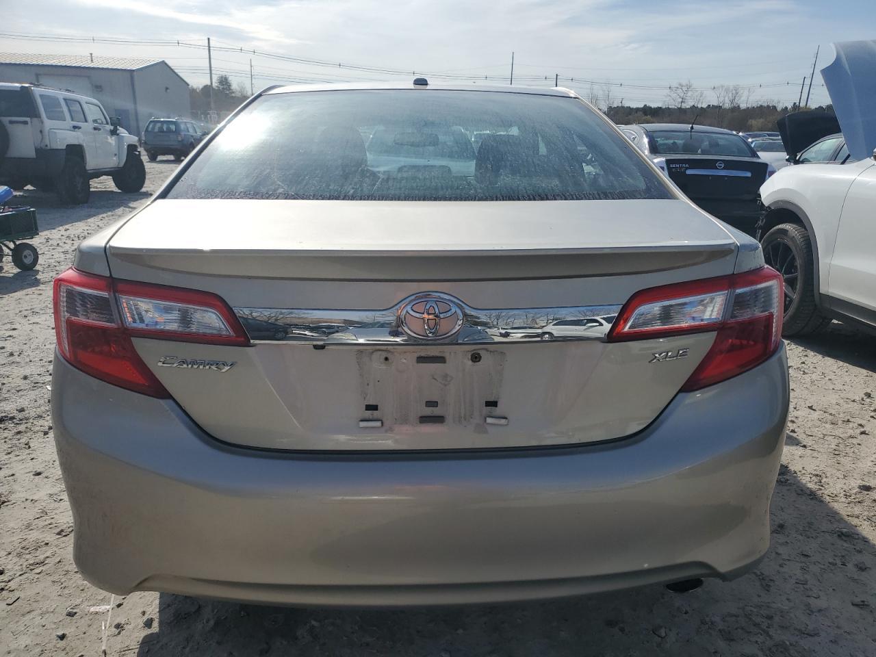 2014 TOYOTA CAMRY L - Image 6
