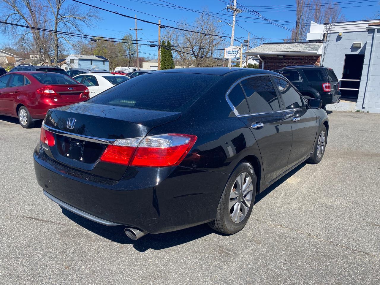 2014 HONDA ACCORD LX - Image 4