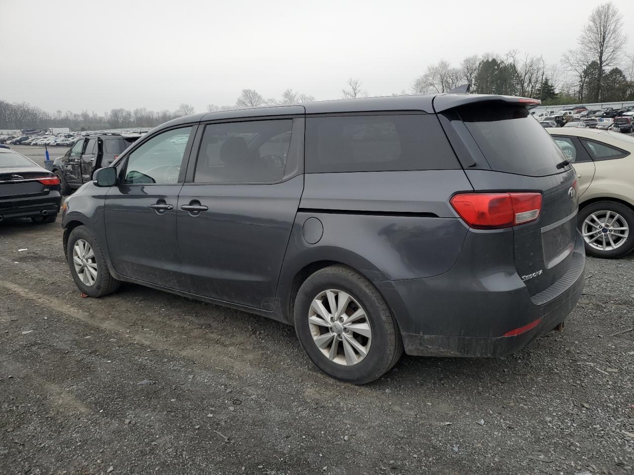 2017 KIA SEDONA LX - Фото 2