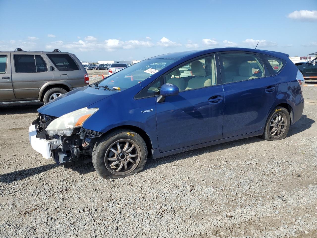 2013 TOYOTA PRIUS V car image