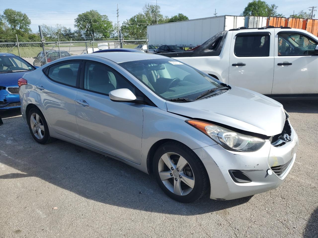 2013 HYUNDAI ELANTRA GL - Image 4