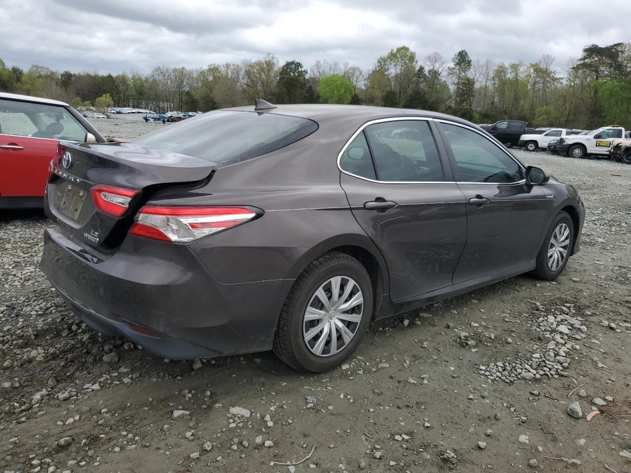 2019 TOYOTA CAMRY LE - Image 3