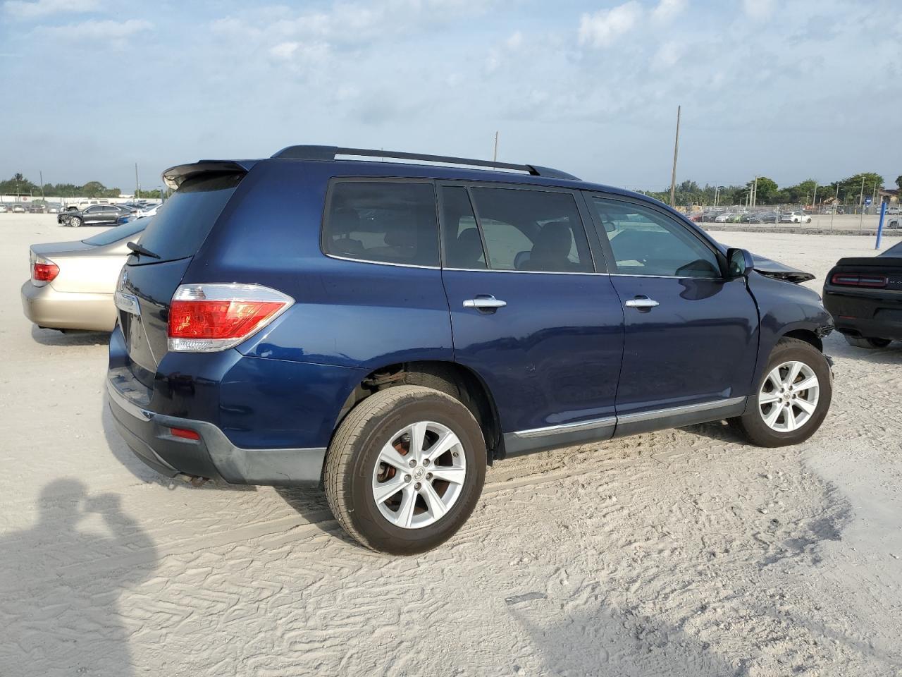 2011 TOYOTA HIGHLANDER - Фото 3