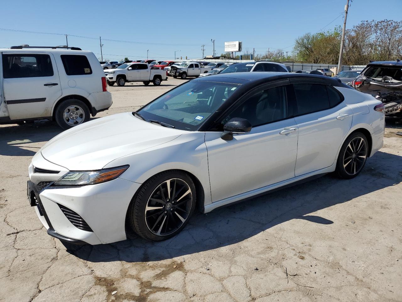 2019 TOYOTA CAMRY XSE