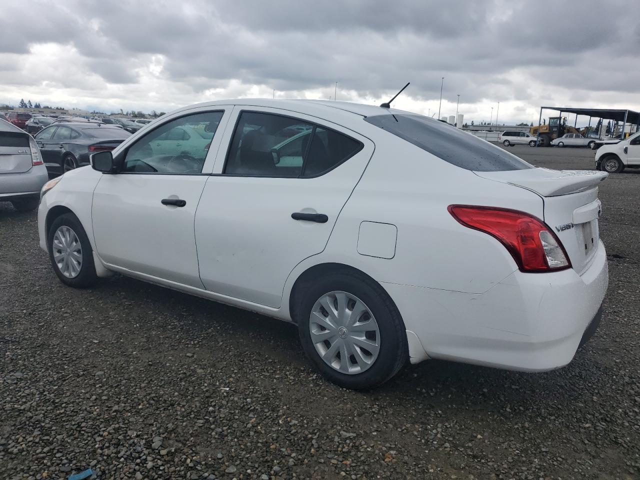 2016 NISSAN VERSA S - Фото 2