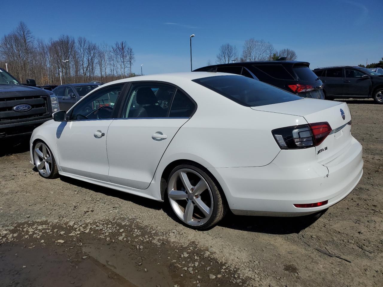 2017 VOLKSWAGEN JETTA SE - Image 2