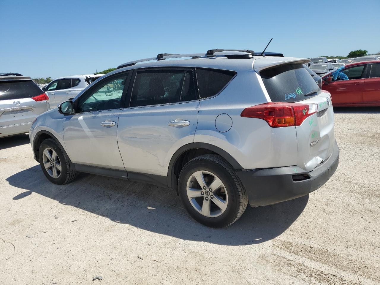 2015 TOYOTA RAV4 XLE - Фото 2