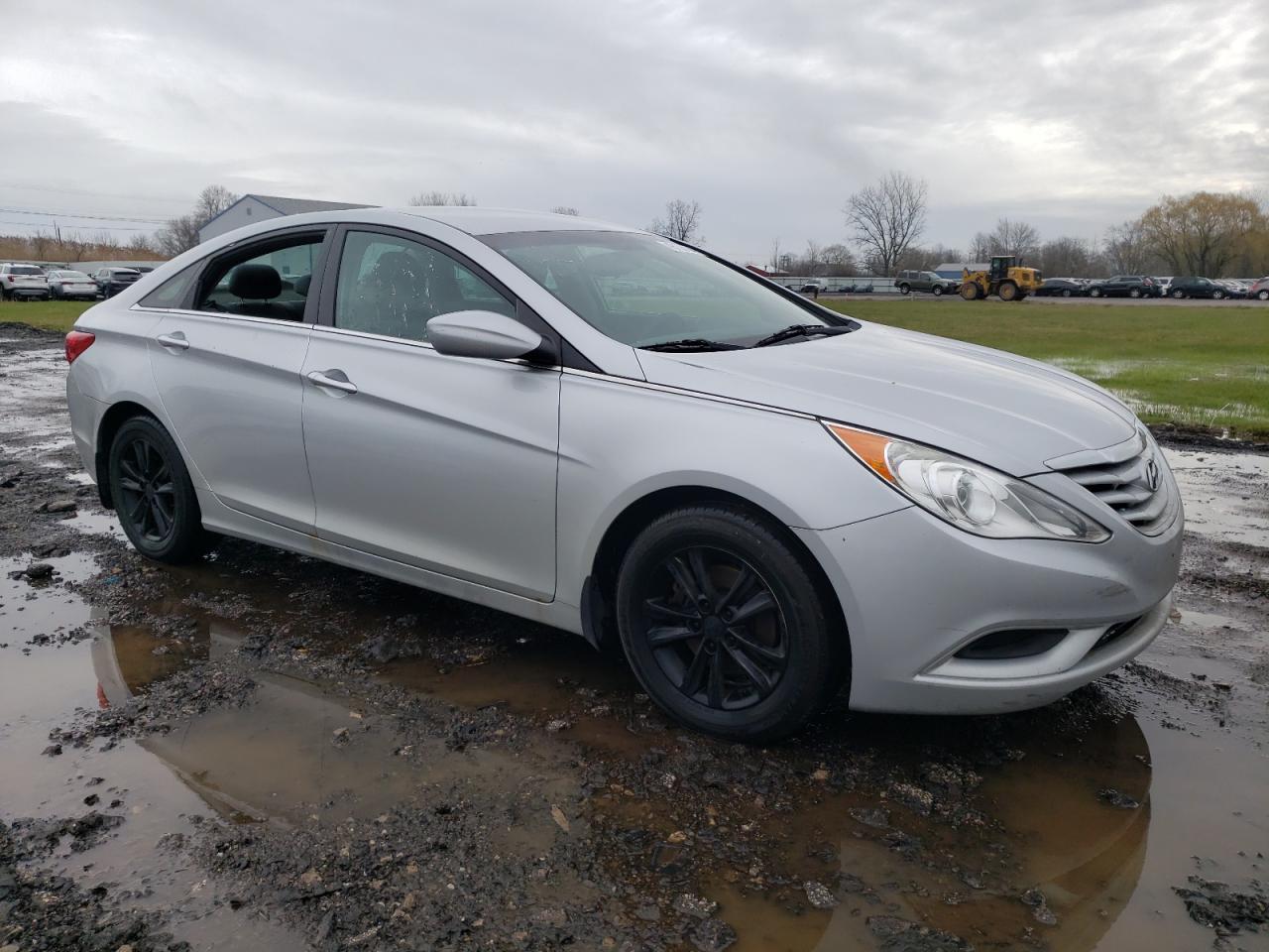 2013 HYUNDAI SONATA GLS - Image 4