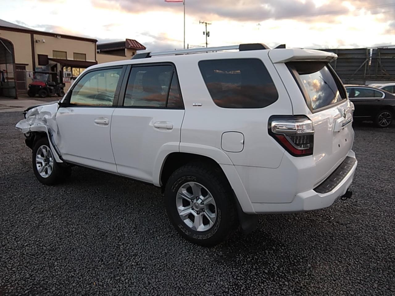 2019 TOYOTA 4RUNNER SR - Фото 2
