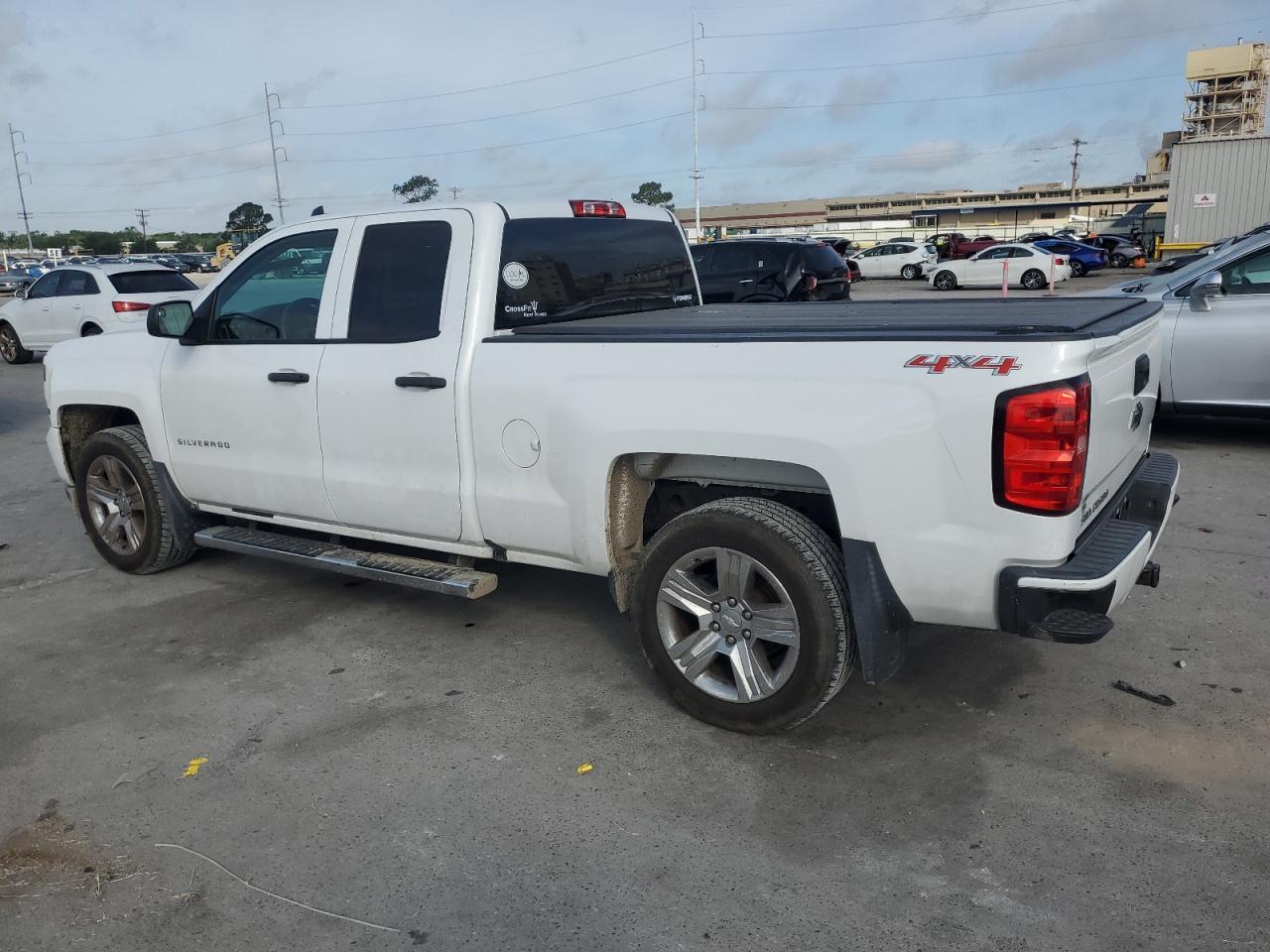 2017 CHEVROLET SILVERADO - Фото 2