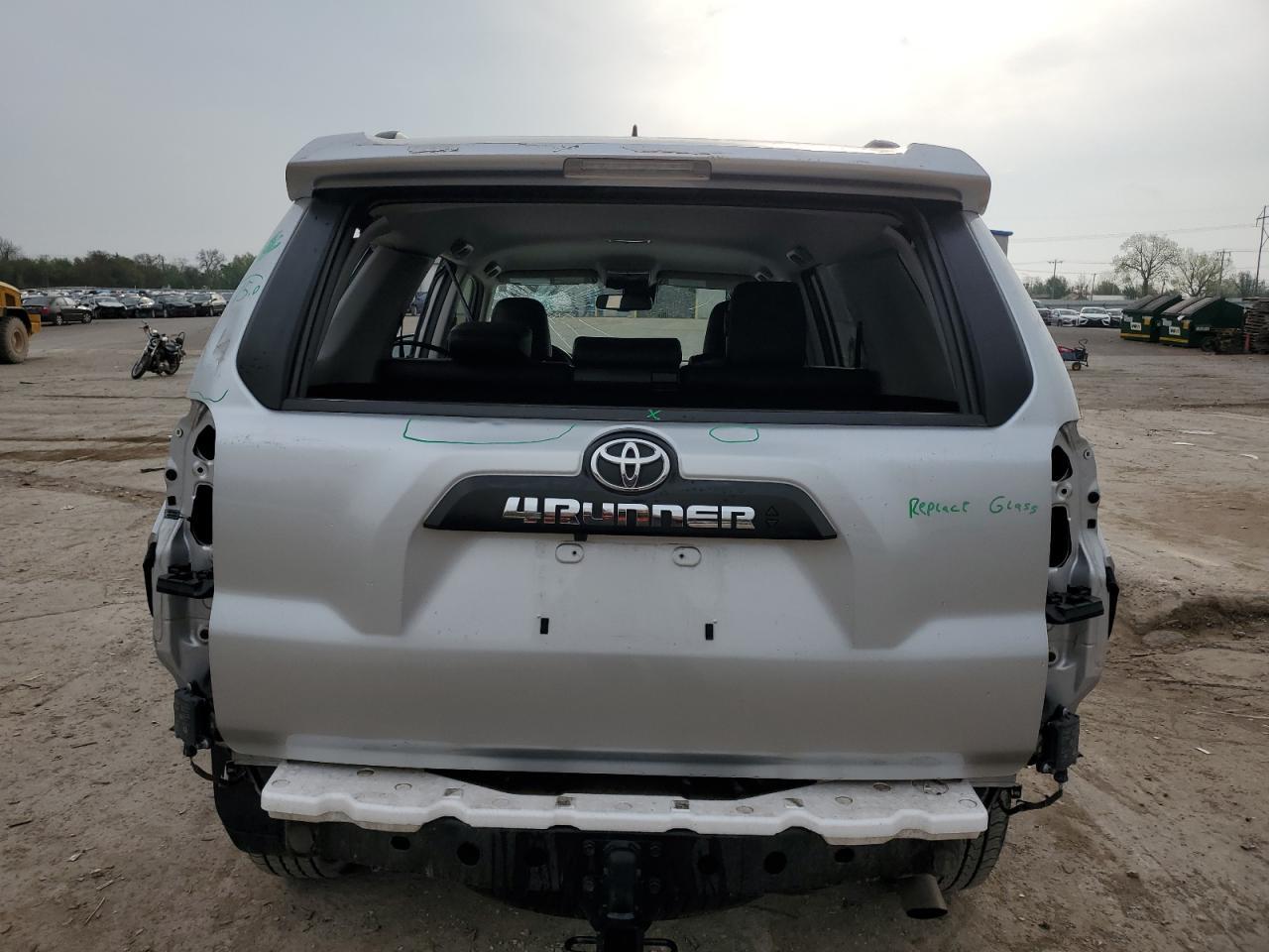 2022 TOYOTA 4RUNNER SR - Фото 6