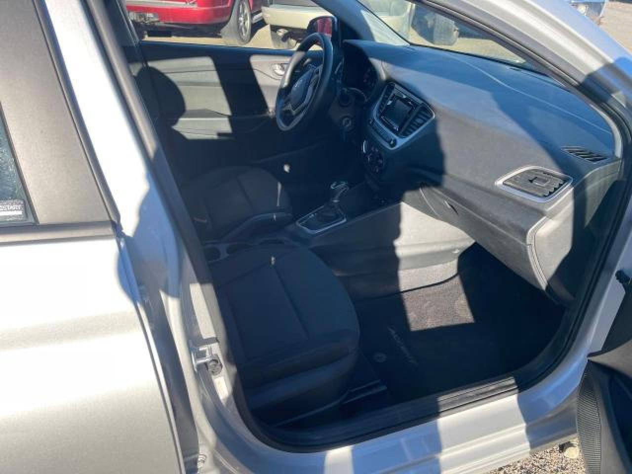 2019 HYUNDAI ACCENT SE - Фото 5