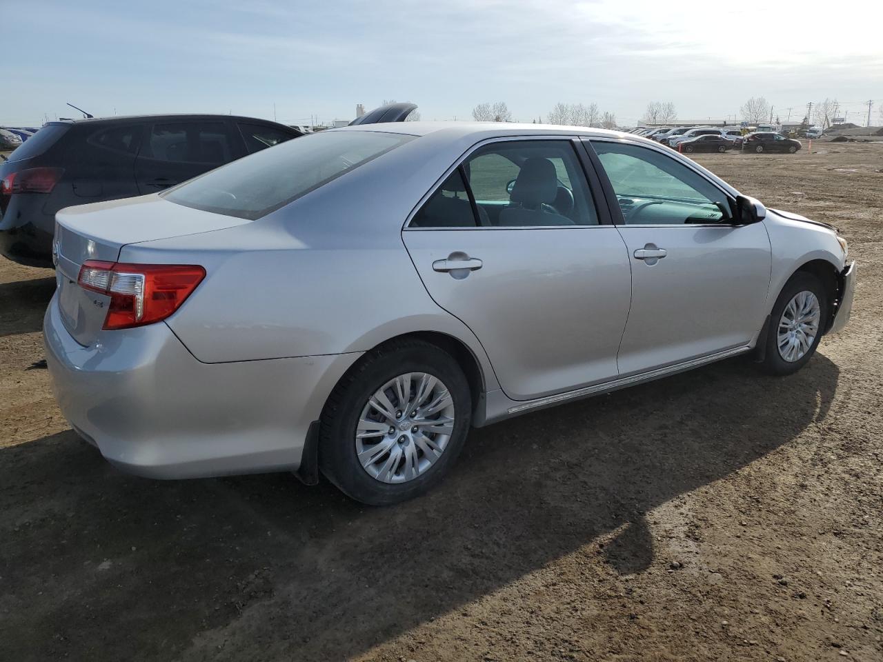 2014 TOYOTA CAMRY L - Фото 3