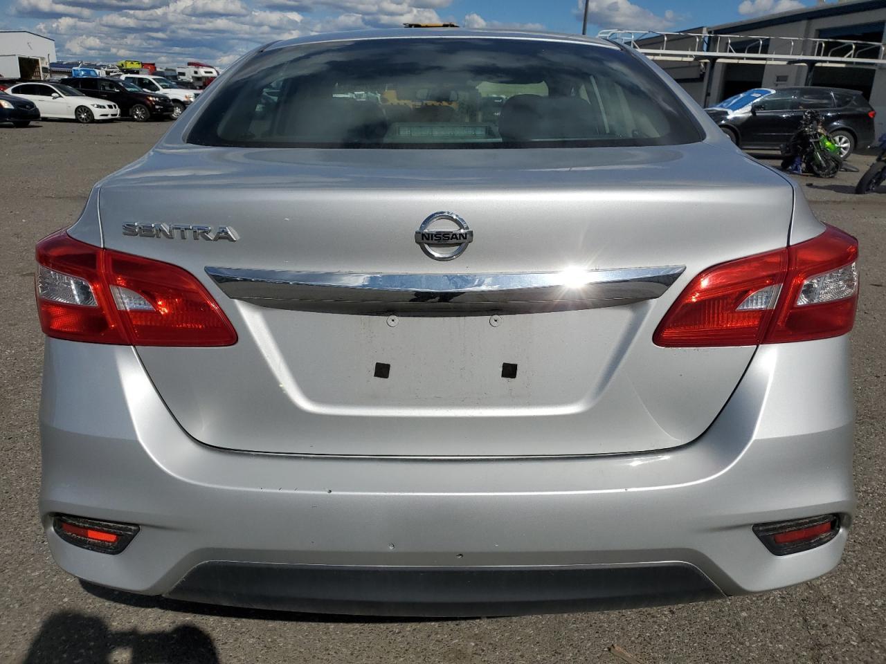 2017 NISSAN SENTRA S - Фото 6