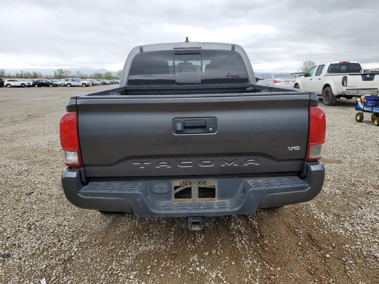 2017 TOYOTA TACOMA DOU - Фото 6