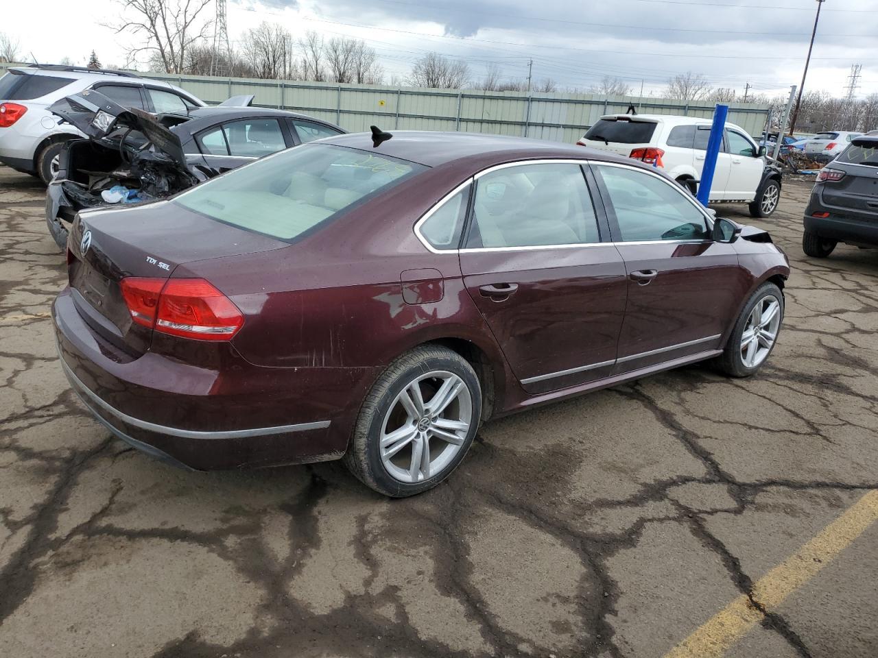 2014 VOLKSWAGEN PASSAT SEL - Фото 3