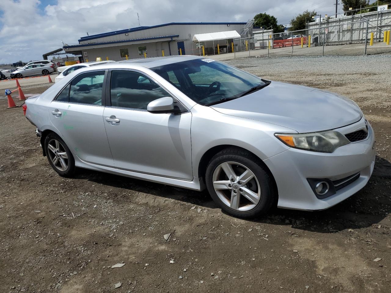 2013 TOYOTA CAMRY L - Image 4