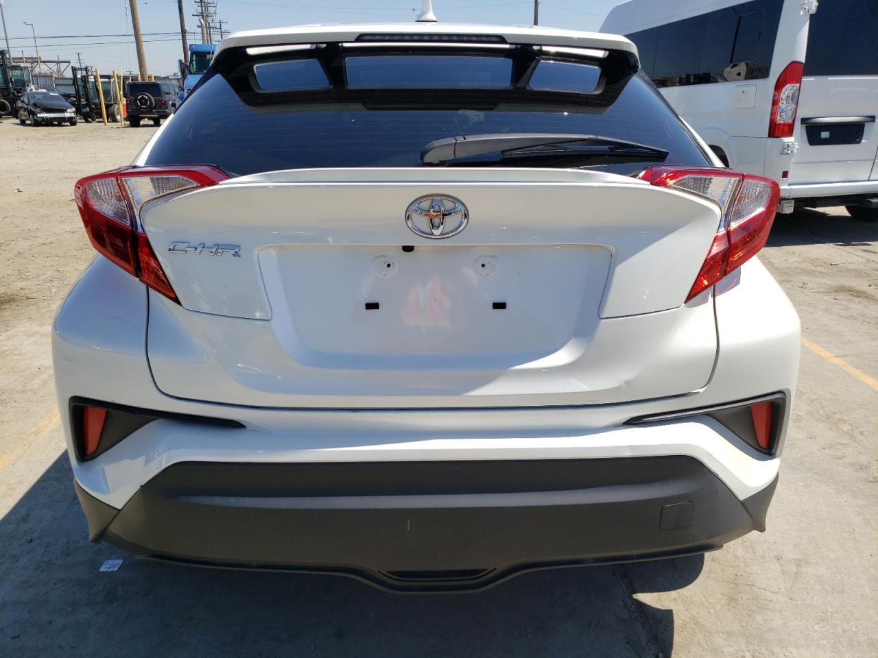 2021 TOYOTA C-HR XLE - Фото 6