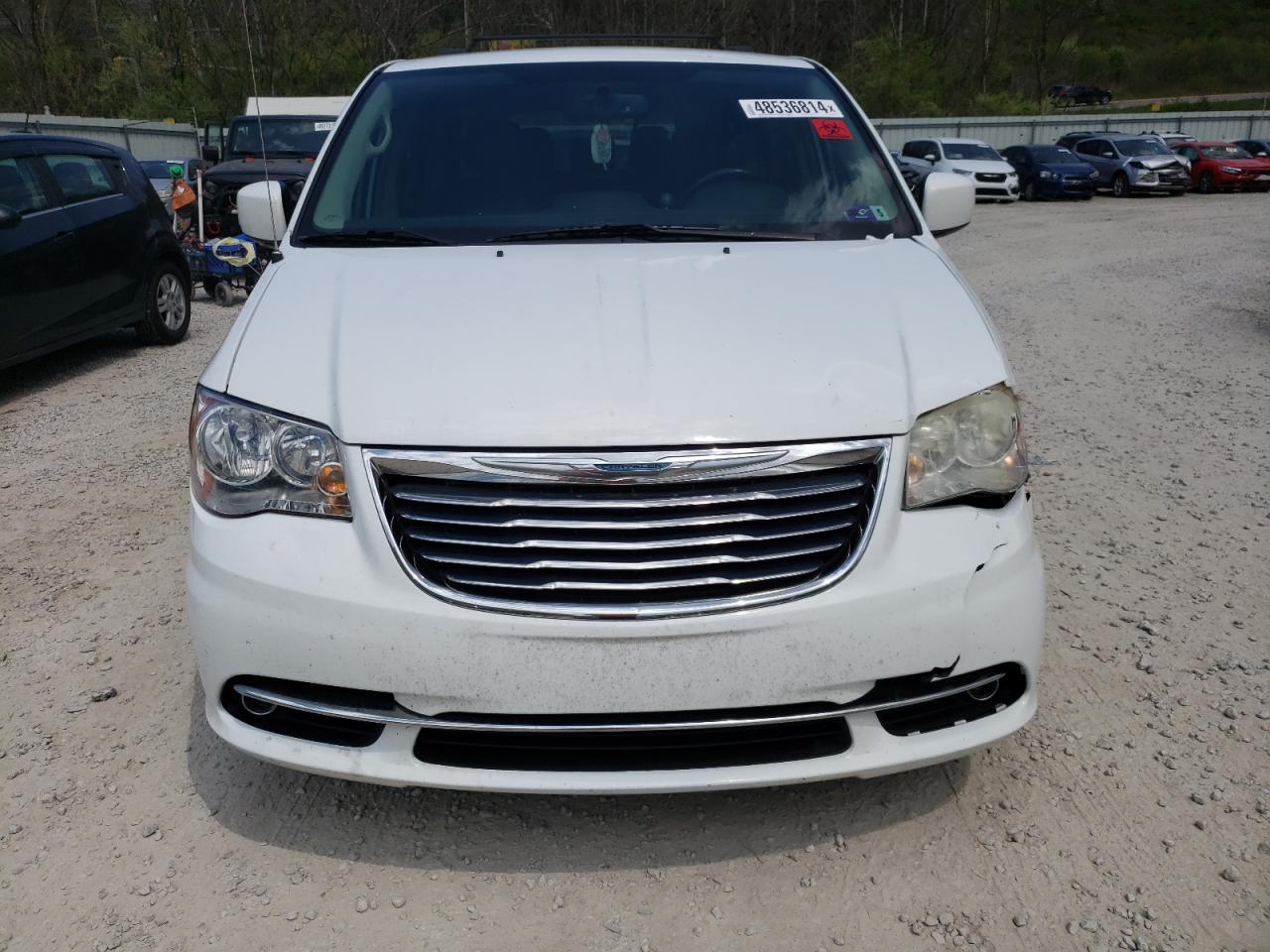 2014 CHRYSLER TOWN & COU - Image 5