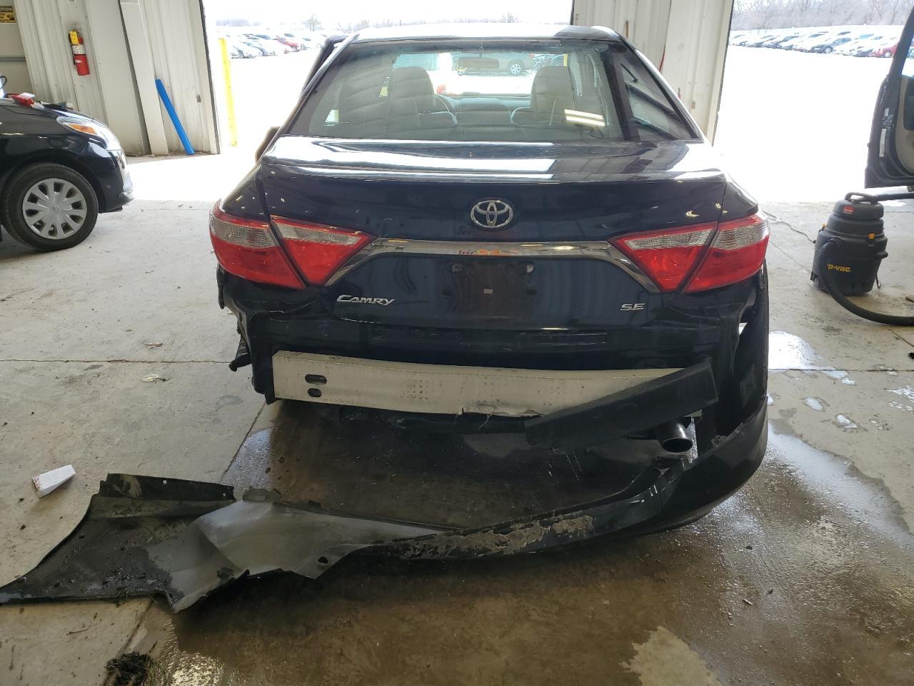 2016 TOYOTA CAMRY LE - Фото 6