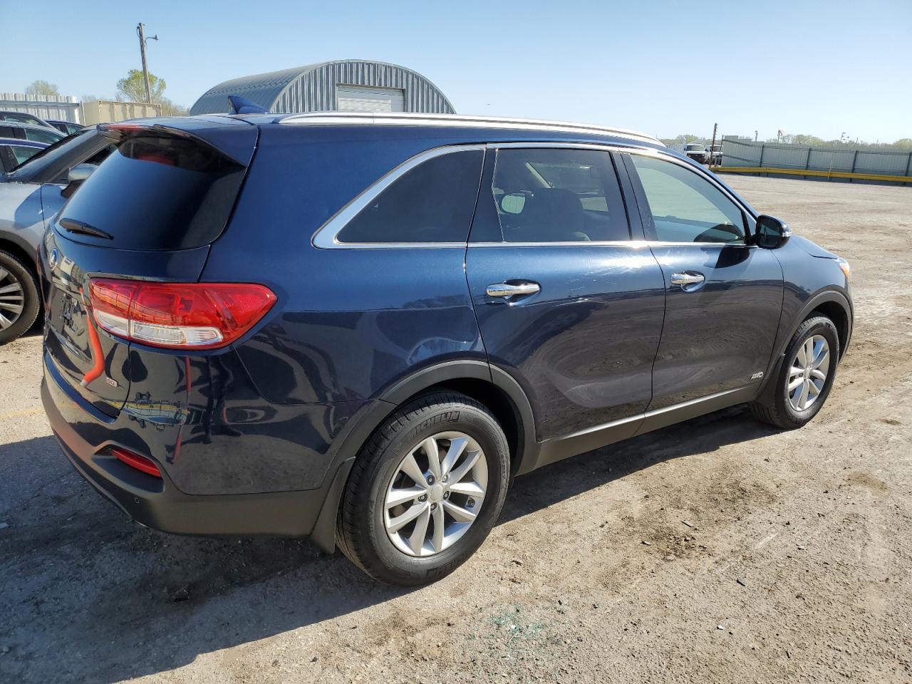 2017 KIA SORENTO LX - Фото 3