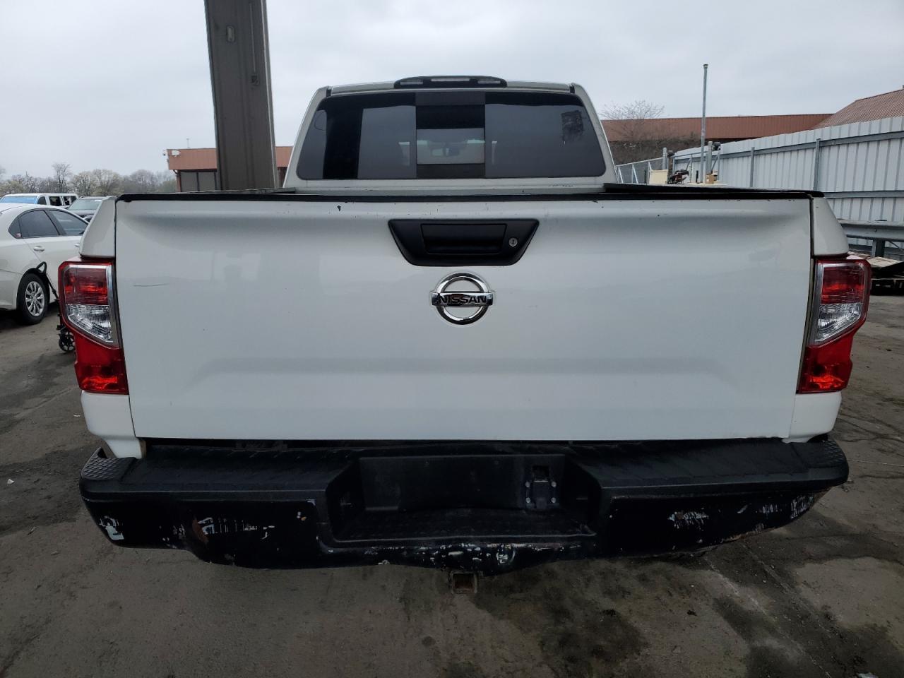 2017 NISSAN TITAN XD S - Фото 6