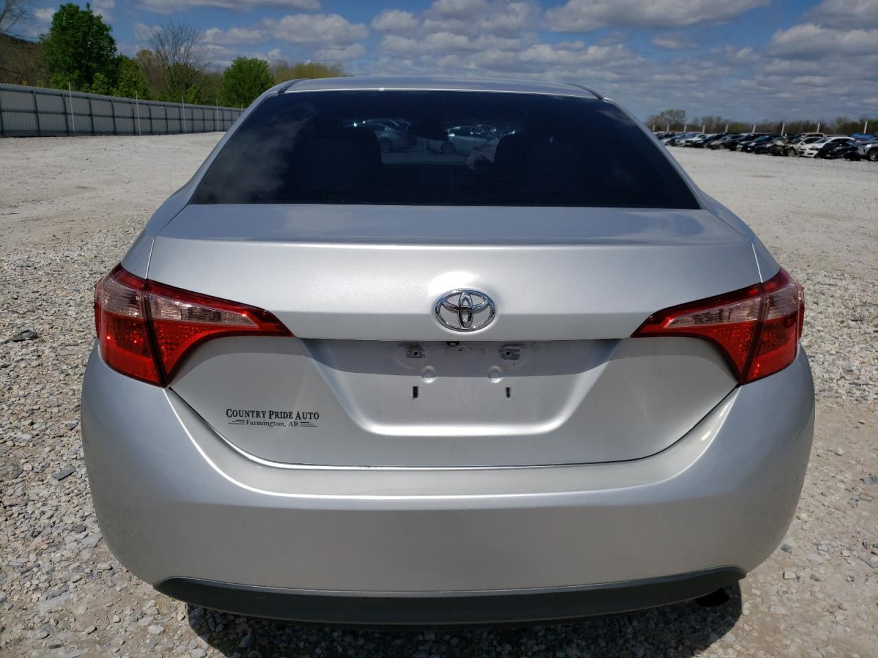 2018 TOYOTA COROLLA L - Image 6