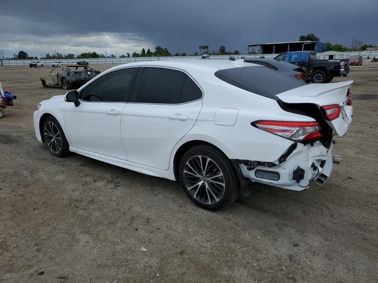 2019 TOYOTA CAMRY L - Фото 2