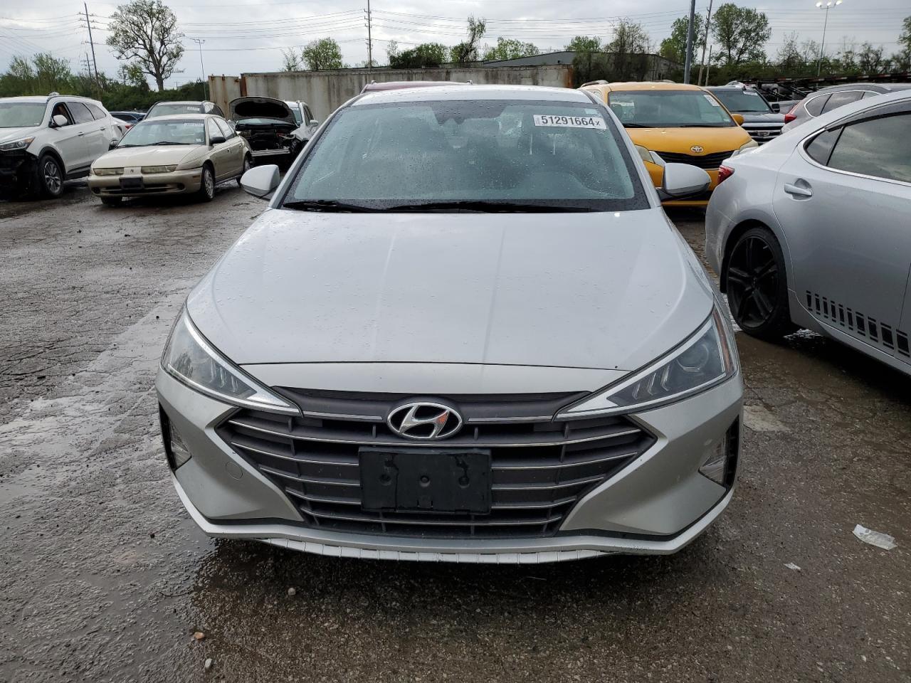 2019 HYUNDAI ELANTRA SE - Фото 5