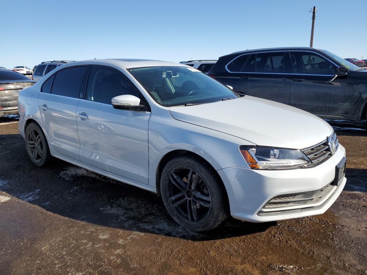2017 VOLKSWAGEN JETTA SE - Image 4