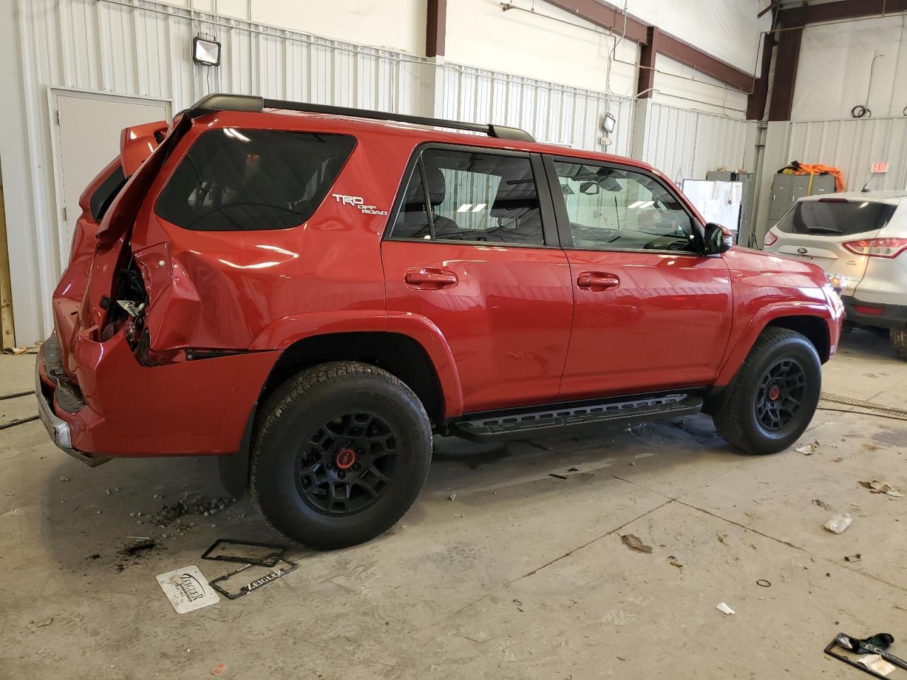 2022 TOYOTA 4RUNNER SR - Image 3