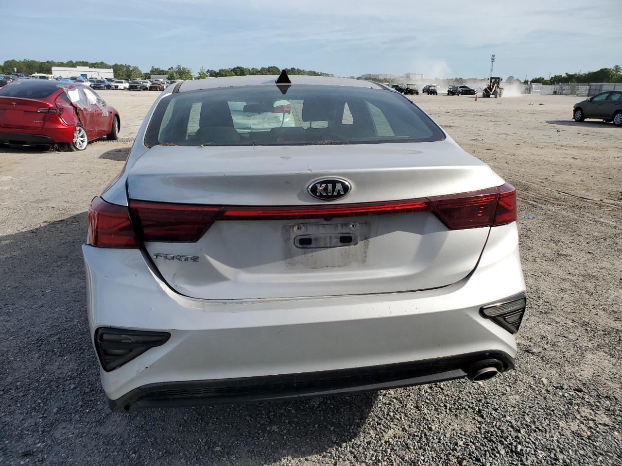 2021 KIA FORTE FE - Image 6