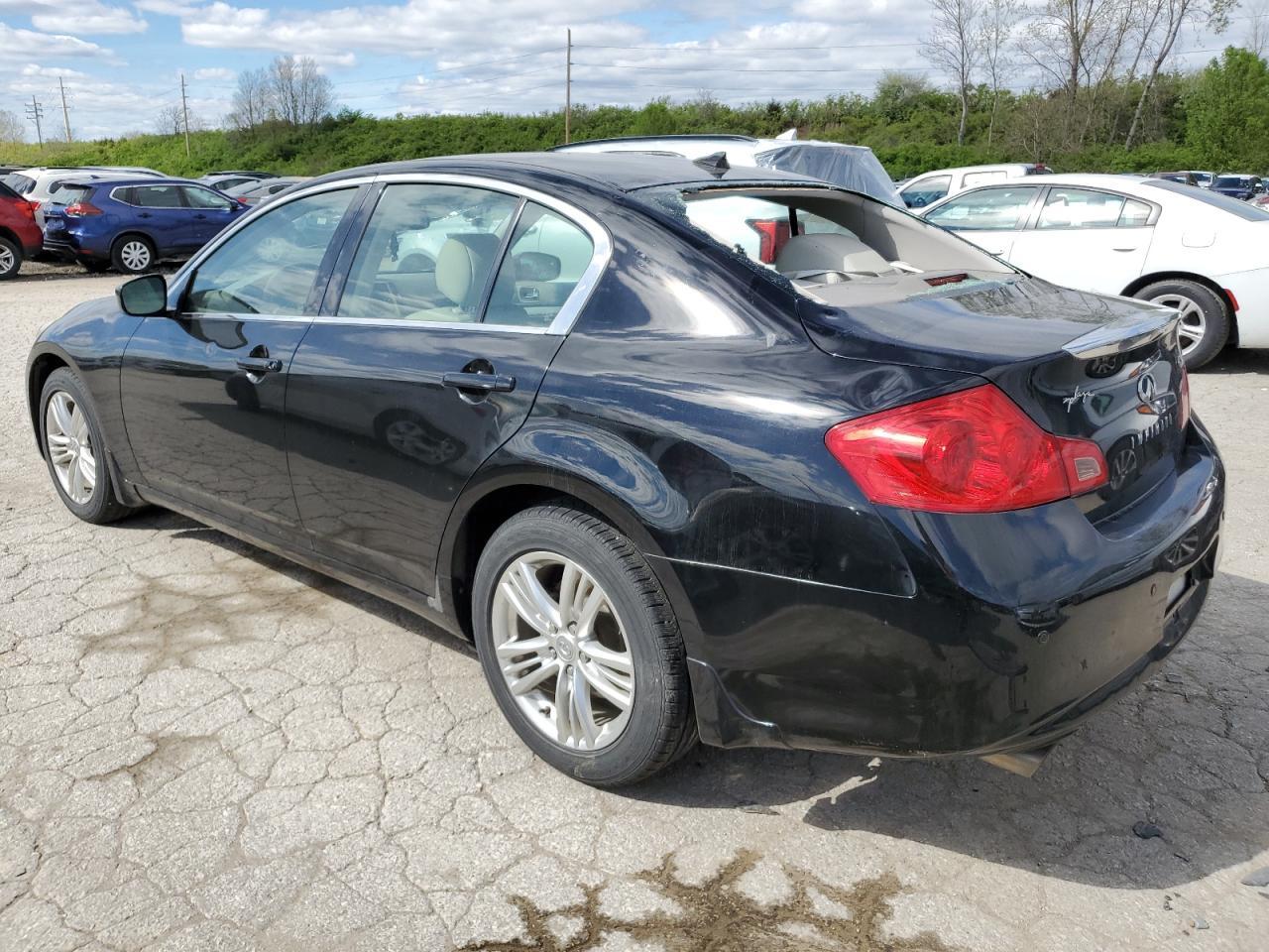 2011 INFINITI G37 - Фото 2