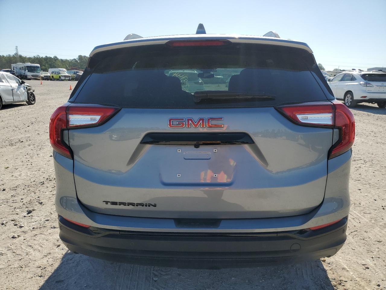 2023 GMC TERRAIN SL - Image 6