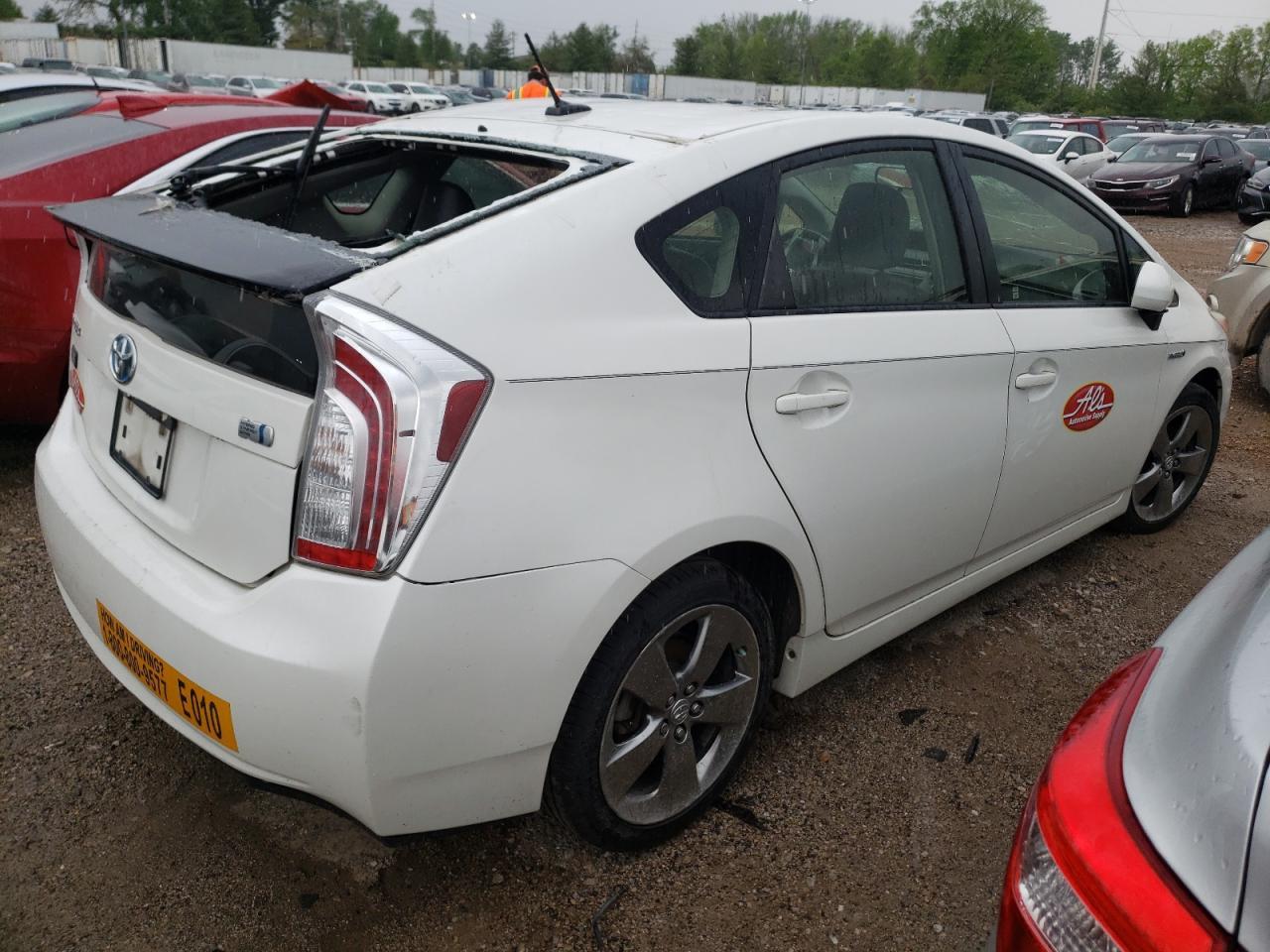 2013 TOYOTA PRIUS - Image 3