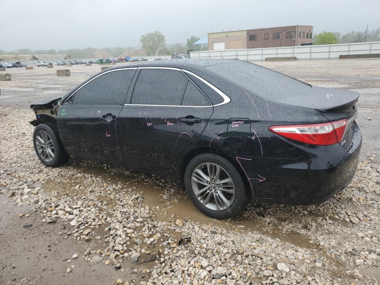 2015 TOYOTA CAMRY LE - Image 2