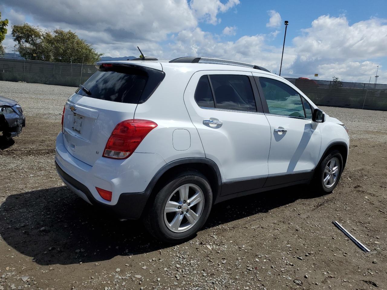 2019 CHEVROLET TRAX 1LT - Фото 3