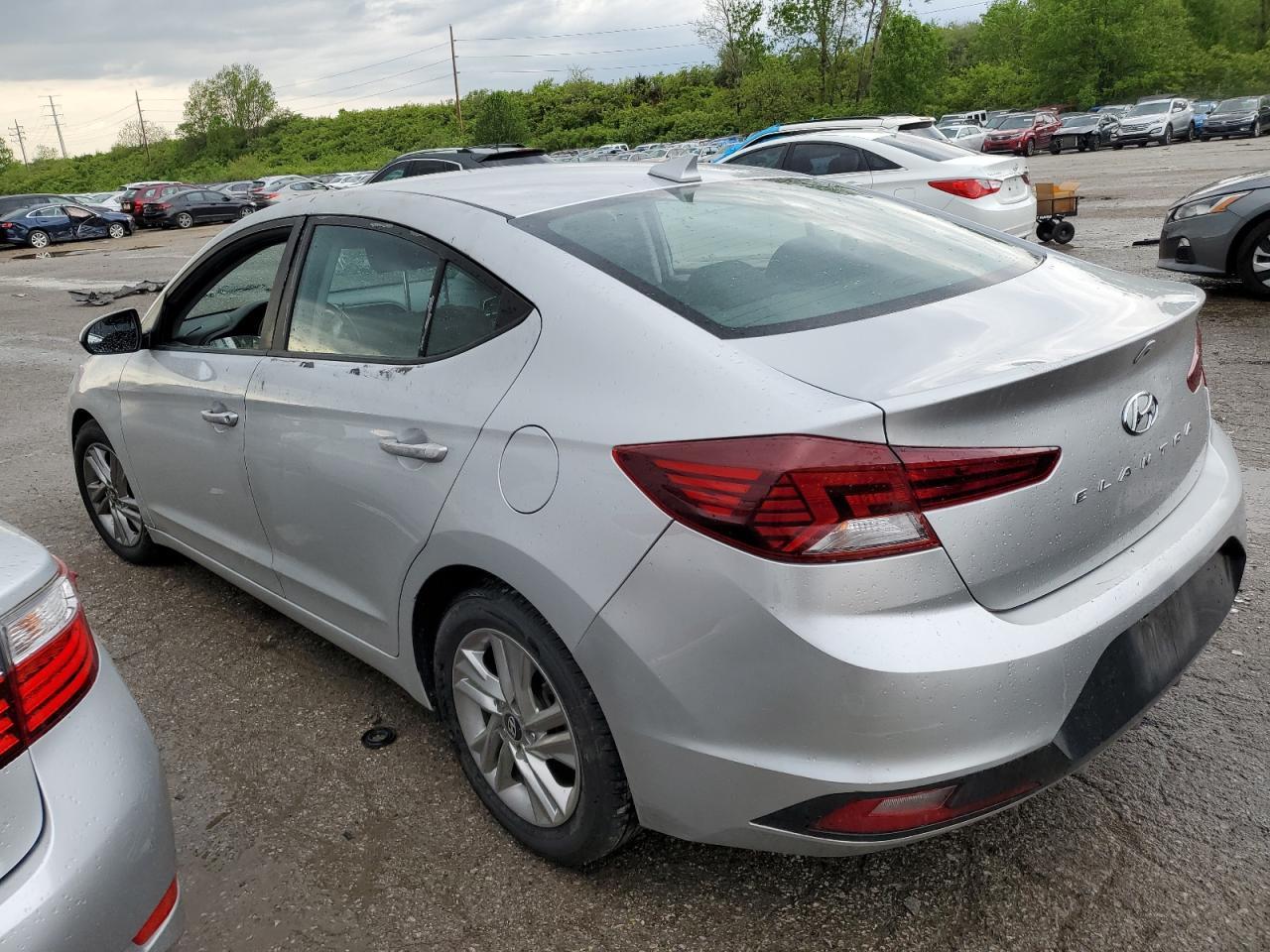 2019 HYUNDAI ELANTRA SE - Фото 2