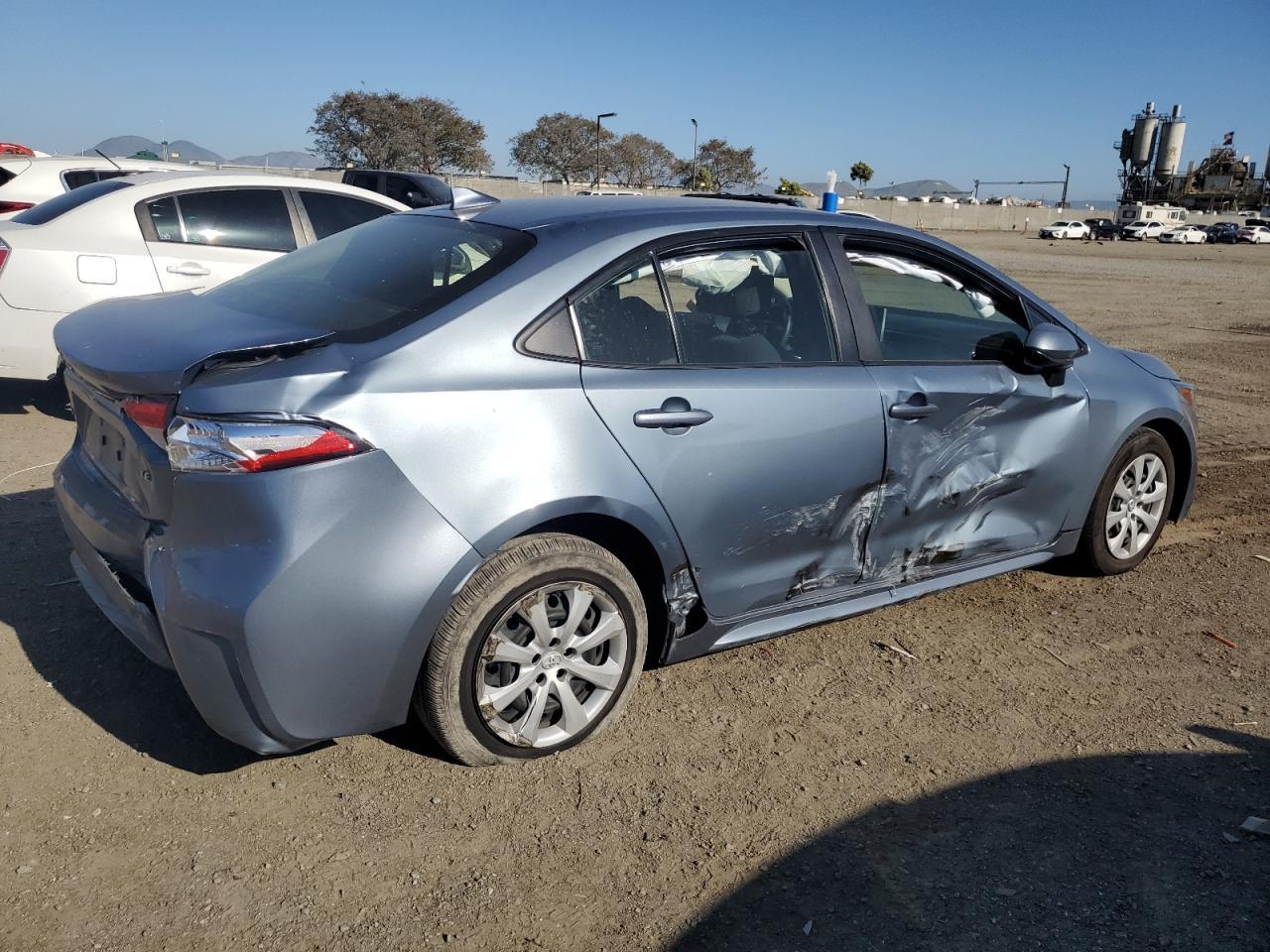 2020 TOYOTA COROLLA LE - Фото 3