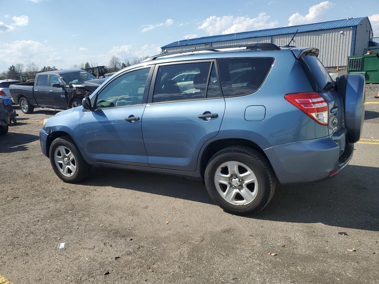 2011 TOYOTA RAV4 - Image 2