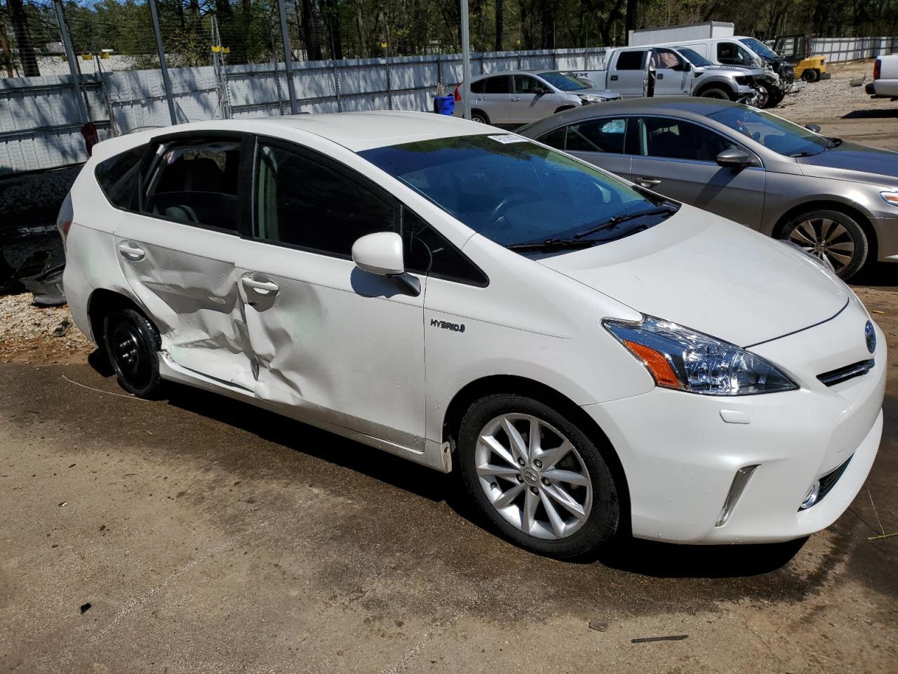 2013 TOYOTA PRIUS V - Image 4