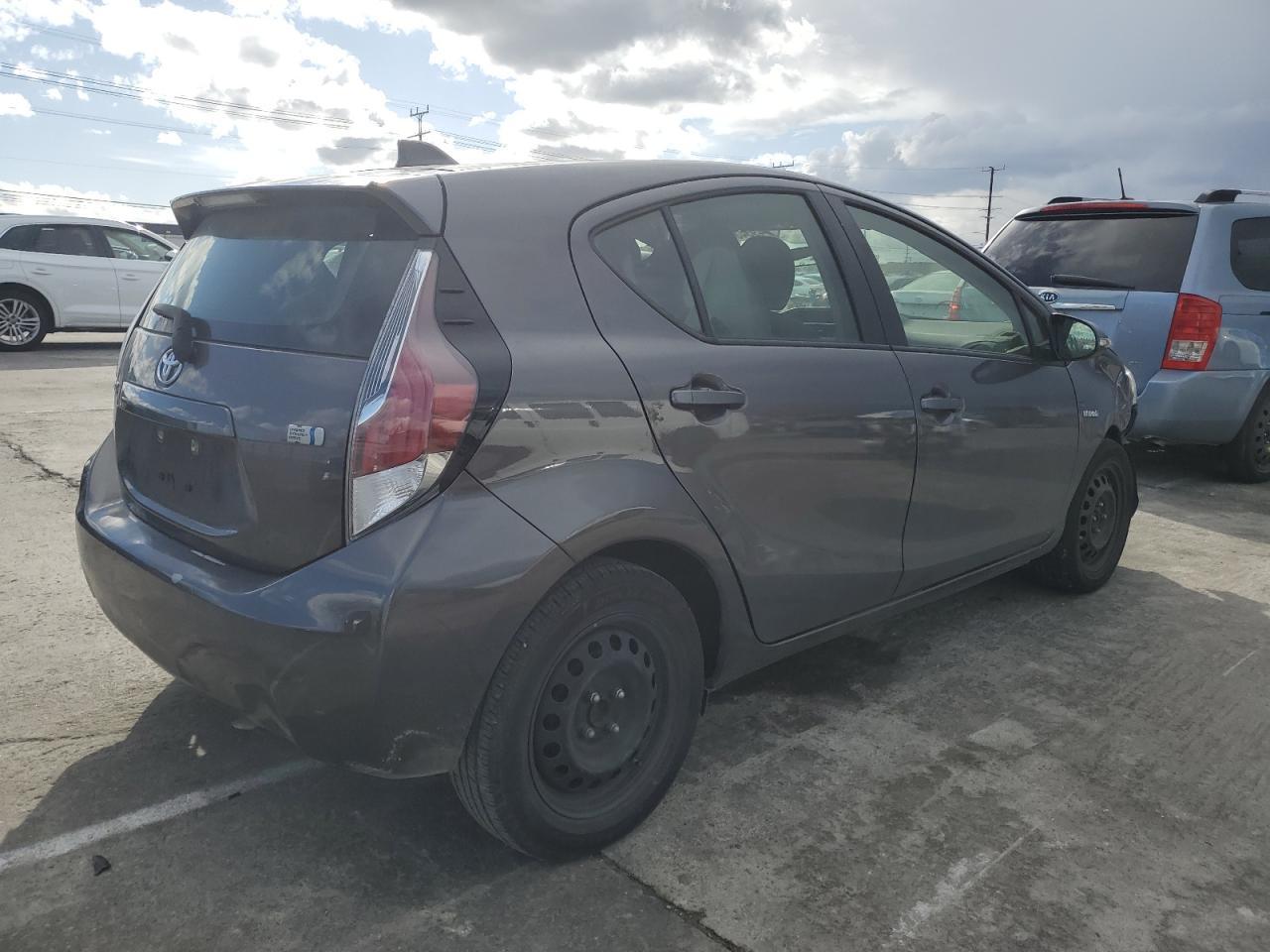 2016 TOYOTA PRIUS C - Image 3