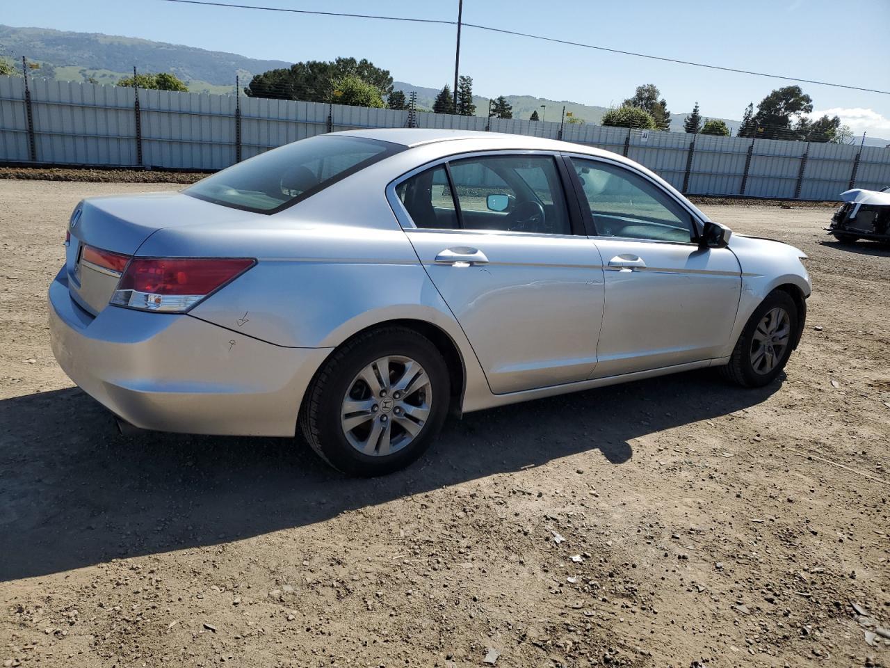 2011 HONDA ACCORD LXP - Image 3