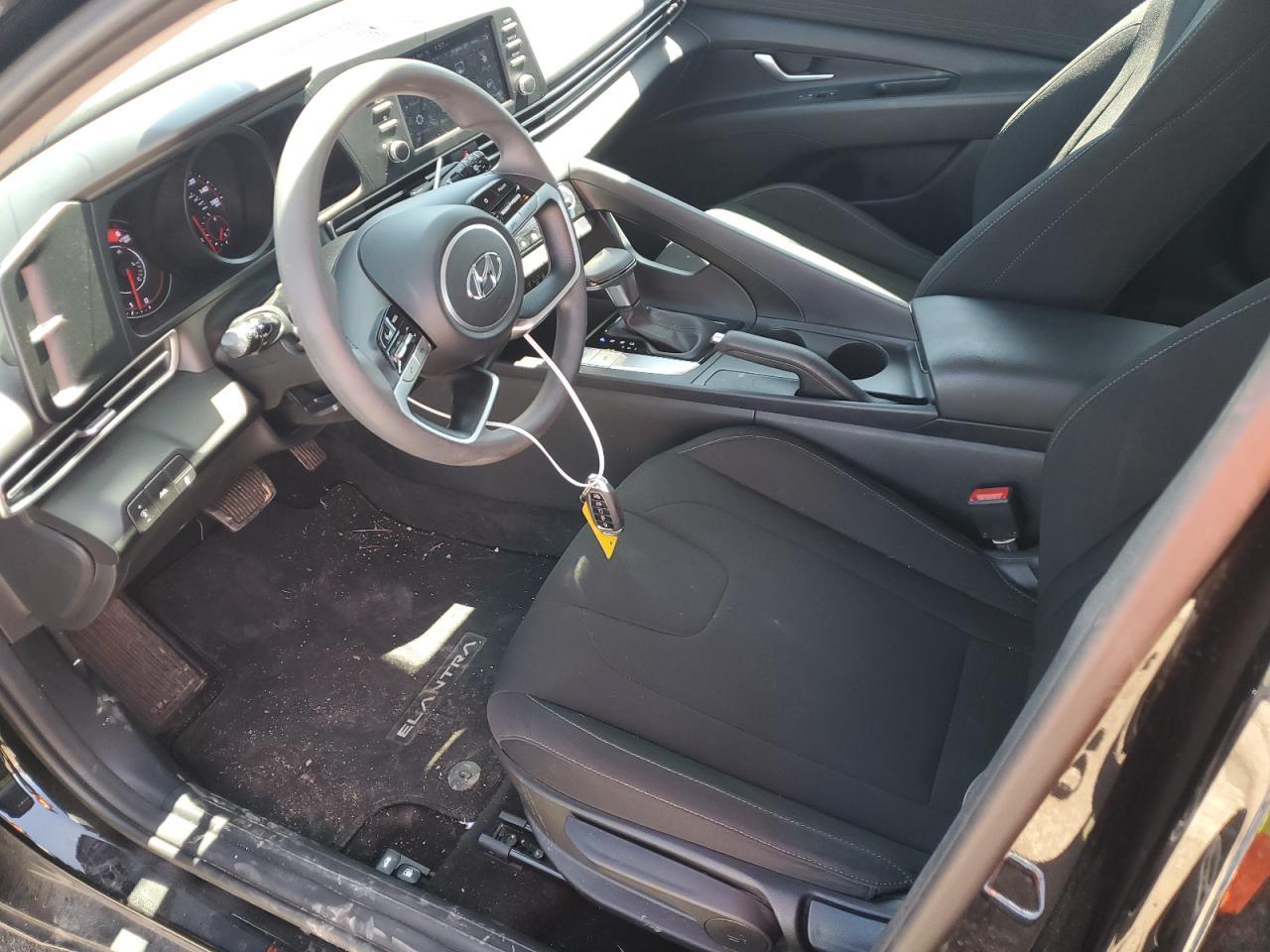 2023 HYUNDAI ELANTRA SE - Фото 7