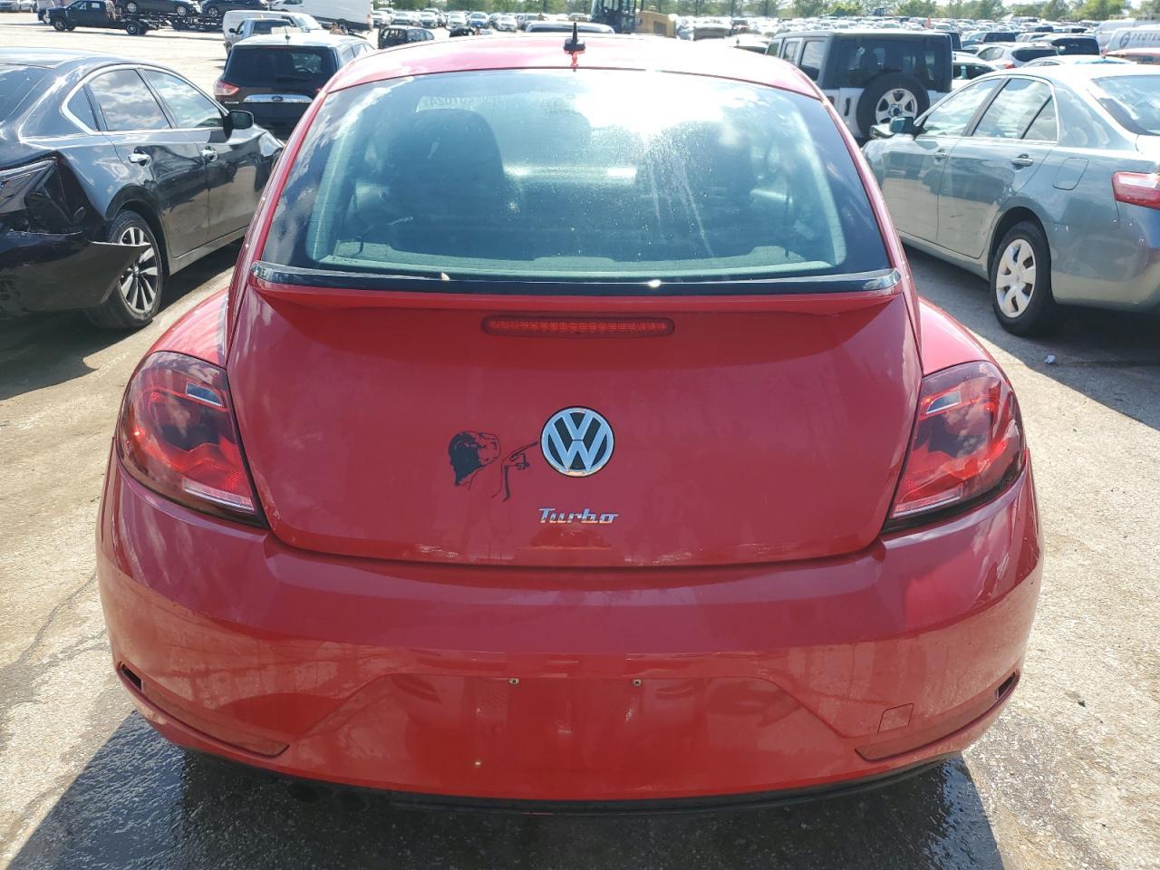2019 VOLKSWAGEN BEETLE S - Фото 6