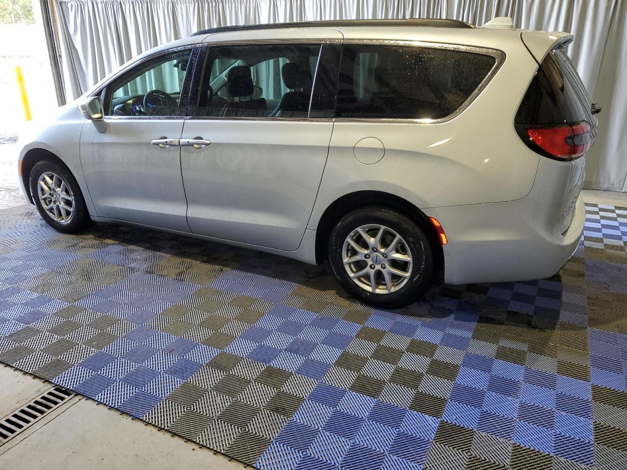 2022 CHRYSLER PACIFICA T - Image 2