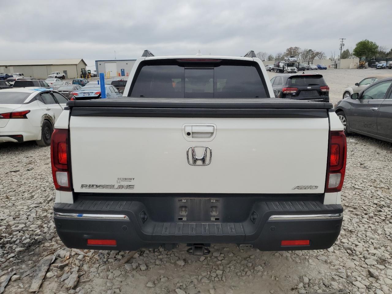 2017 HONDA RIDGELINE - Фото 6