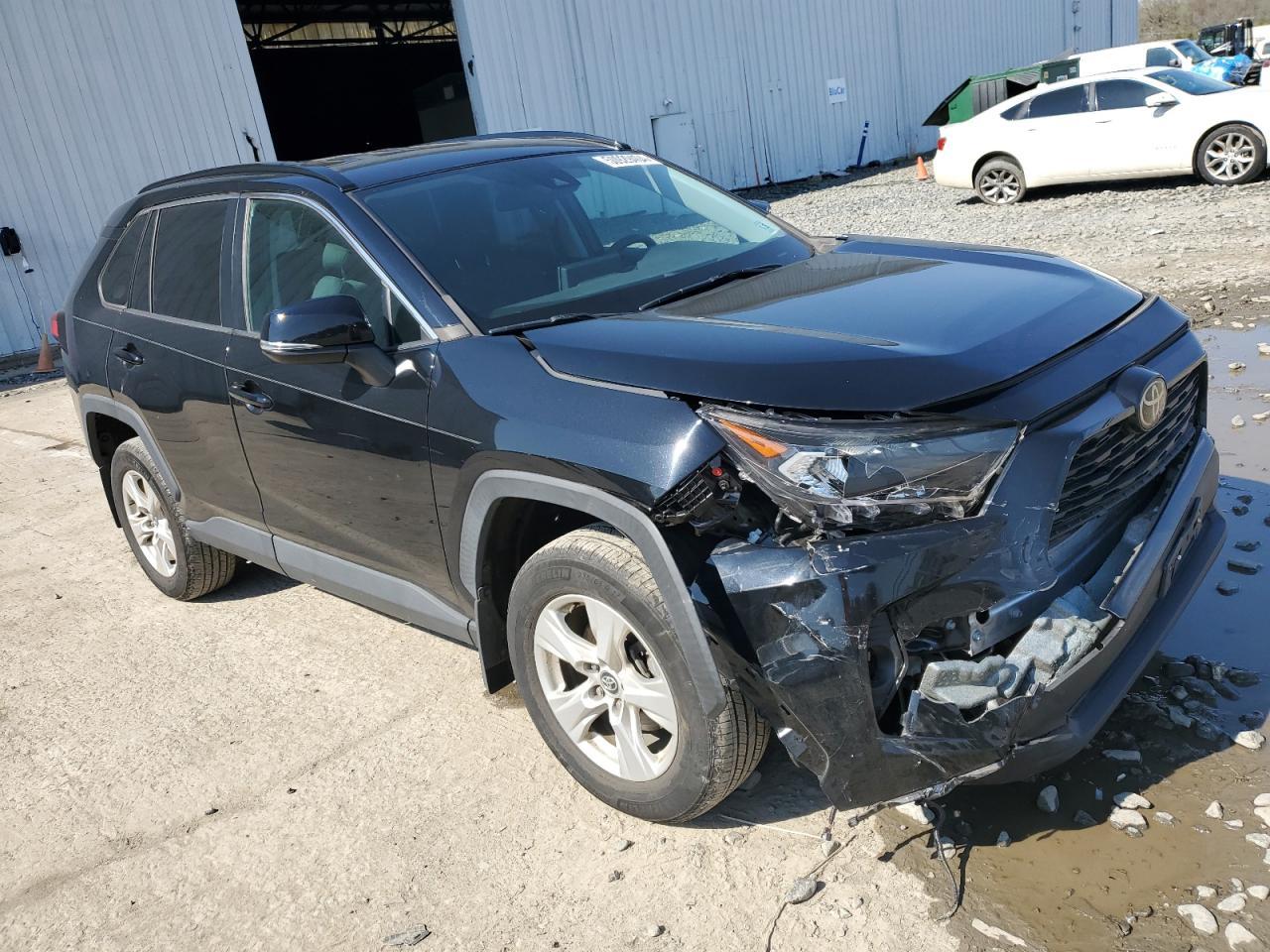 2020 TOYOTA RAV4 XLE - Фото 4
