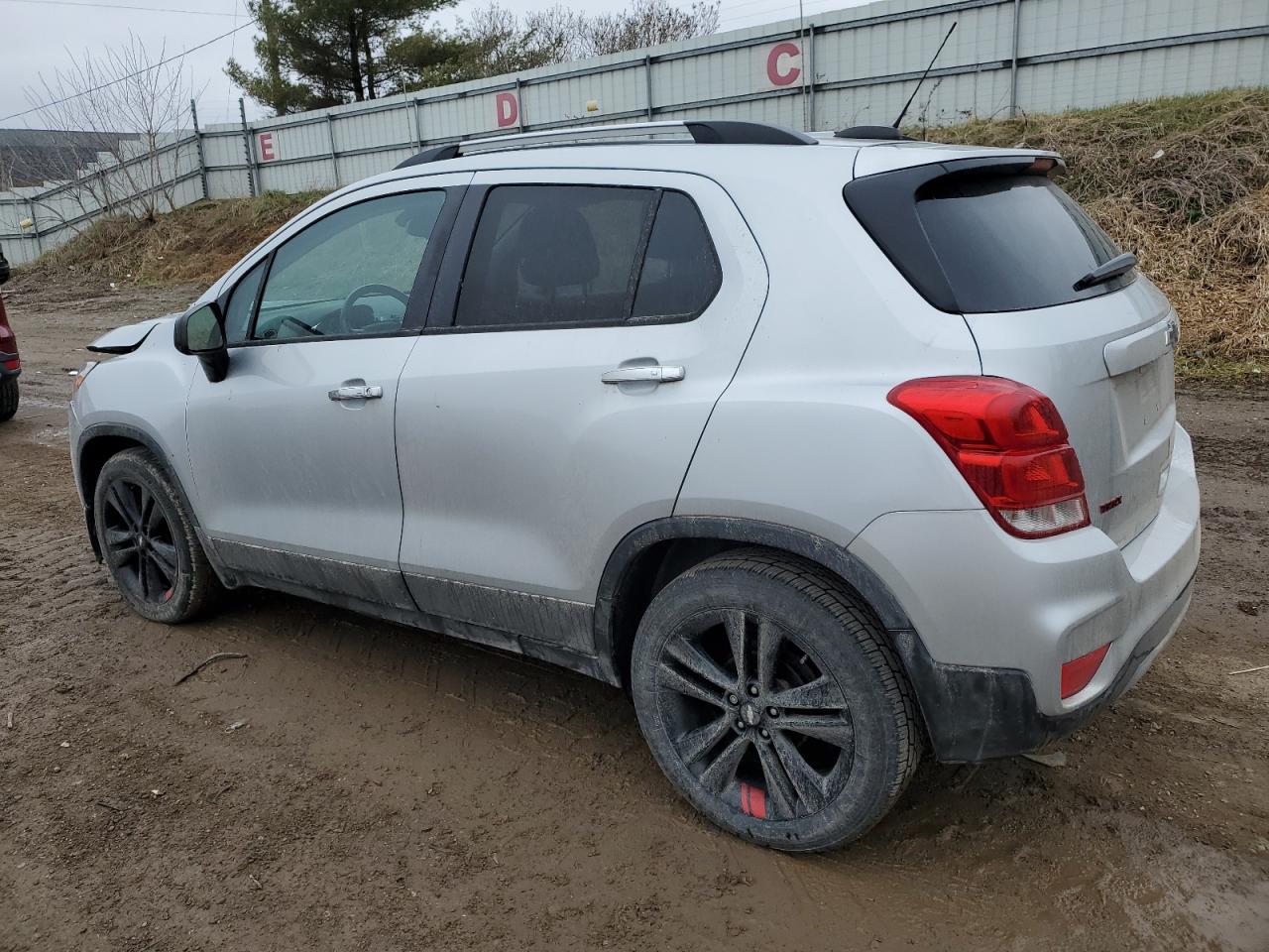 2018 CHEVROLET TRAX 1LT - Image 2